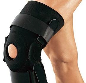 In case of arthrosis, it is necessary to fix the diseased knee joint with a brace